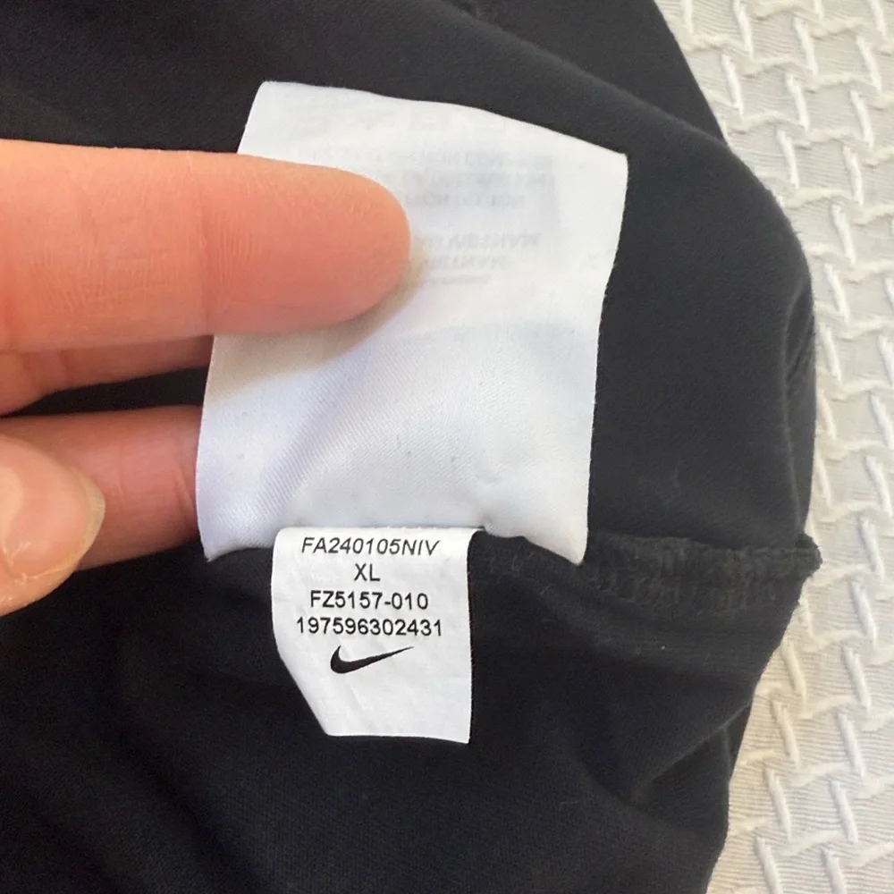 Nike Black Kids T-Shirt with Colorful Snail Graphic - Picture 6 of 6